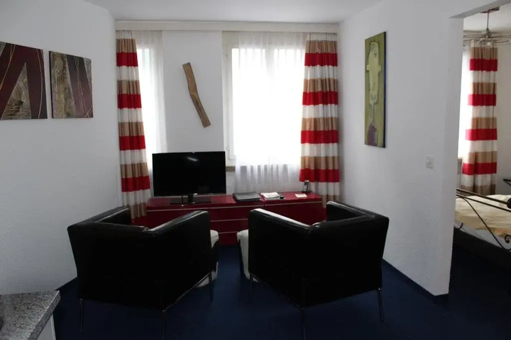 Room 7 of 14