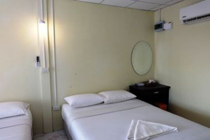 Room 26 of 32