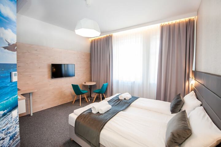 Room 9 of 30