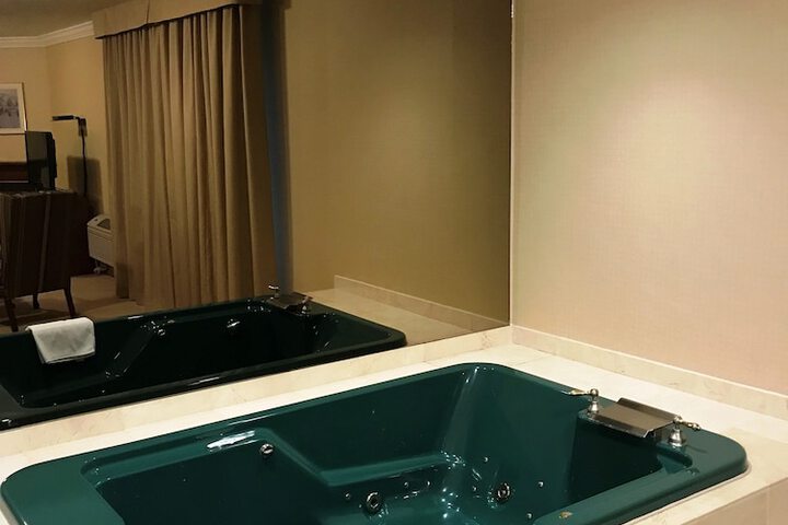 Hot Tub 65 of 99