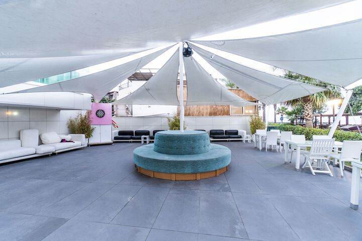 Terrace/Patio 145 of 160