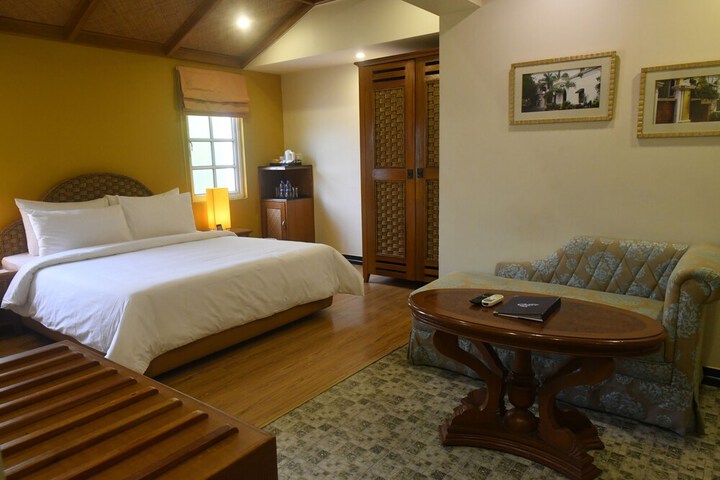 Room 9 of 19