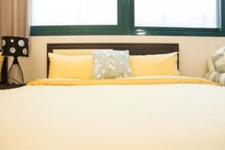 Room 8 of 20