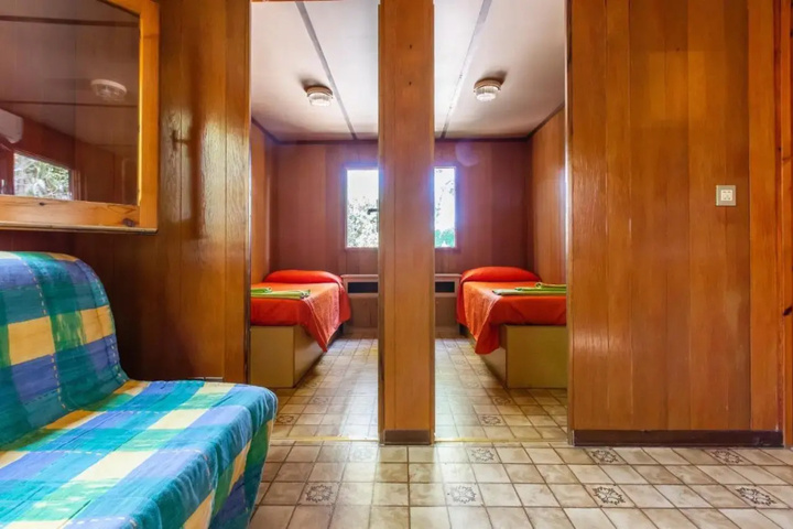 Room 4 of 13