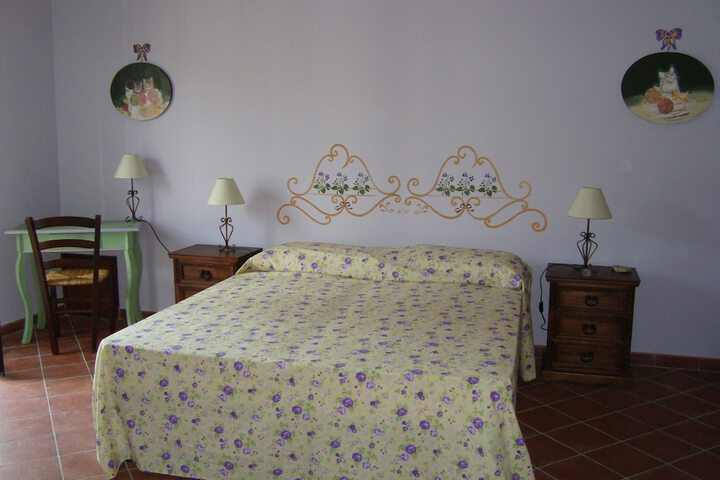Room 2 of 41
