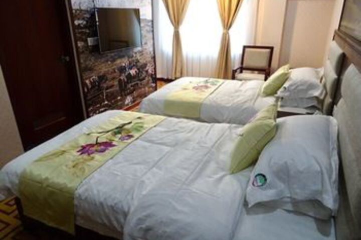 Room 17 of 37