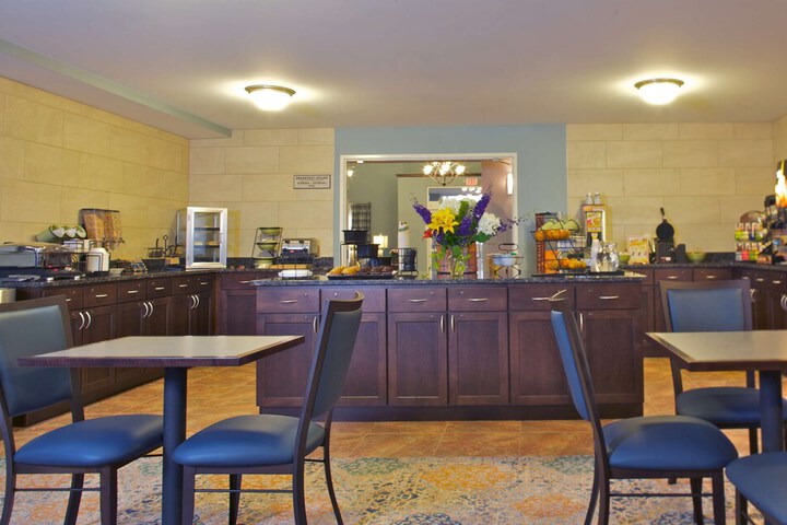 Breakfast/Coffee Service 28 of 34