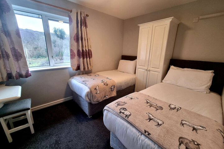 Room 7 of 16