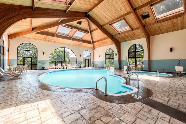 Photo of Comfort Inn at Thousand Hills Pool