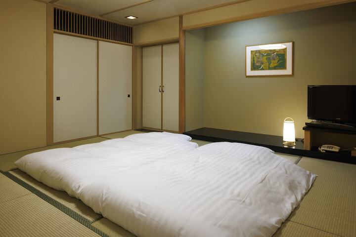 Room 11 of 67