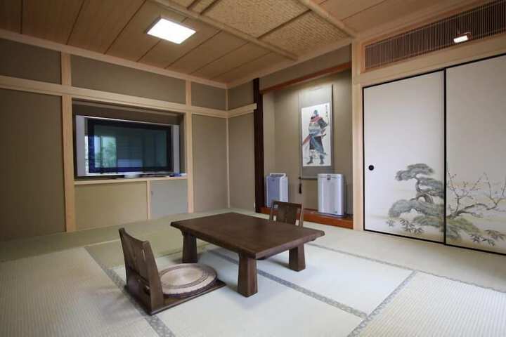 Room 7 of 23