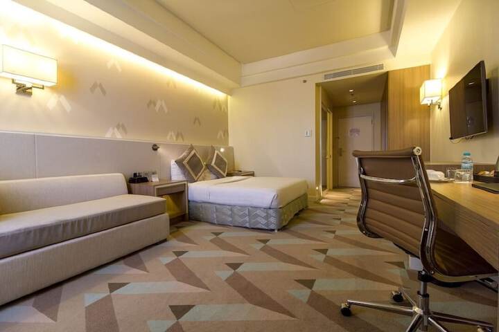 Room 5 of 57