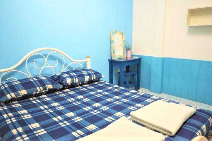 Room 4 of 44