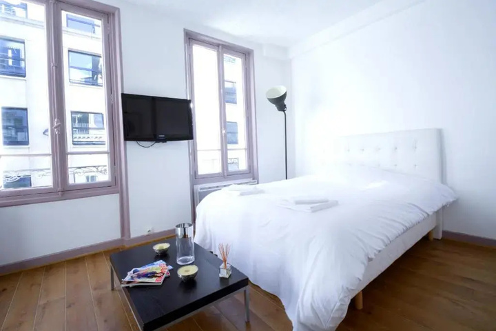 Room 6 of 15