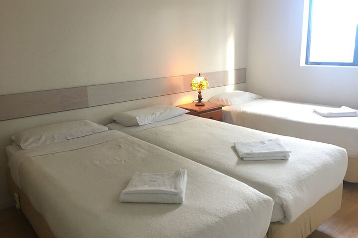 Room 6 of 51