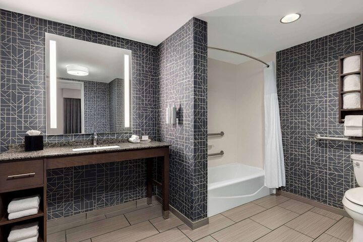1 King Accessible Tub Studio Suite (21 of 25)
