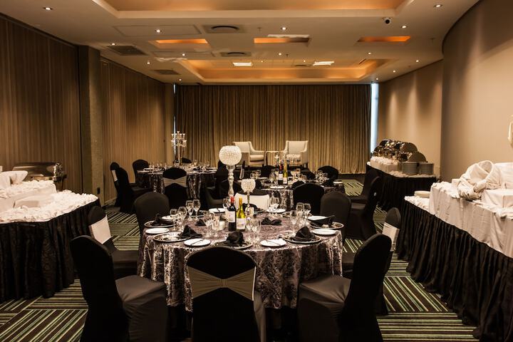 Ballroom/Hall 88 of 113