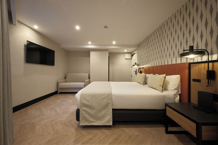 Room 10 of 86