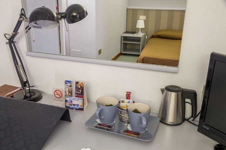 Breakfast/Coffee Service 38 of 60