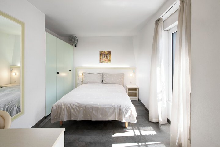 Room 43 of 63