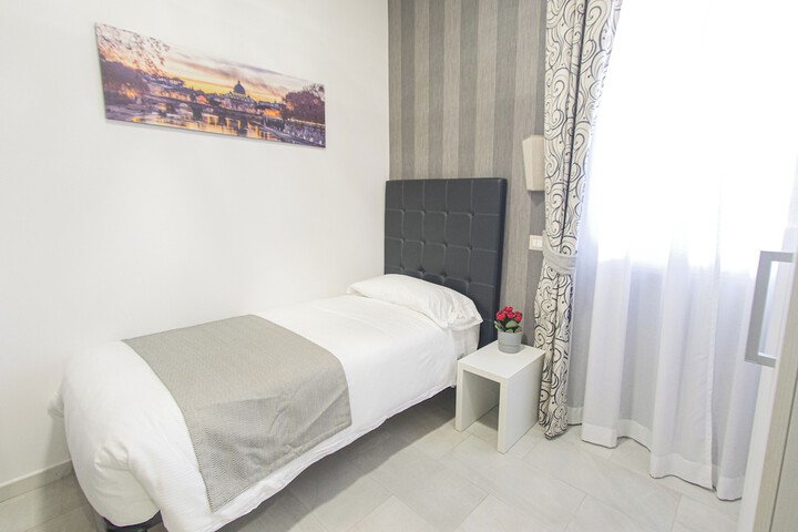 Room 17 of 31