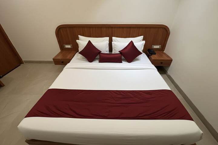 Room 8 of 31
