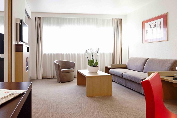 Room 10 of 57