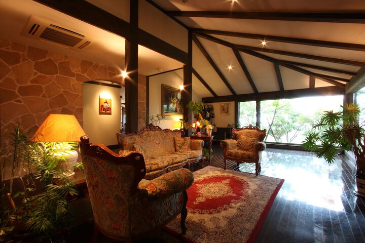 Entrance & Lobby