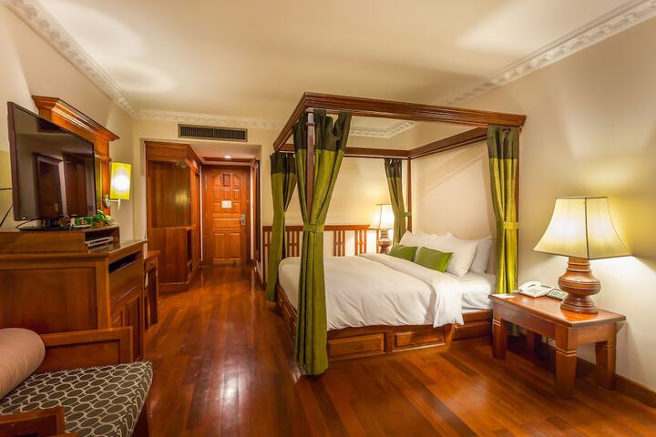 Room 18 of 111
