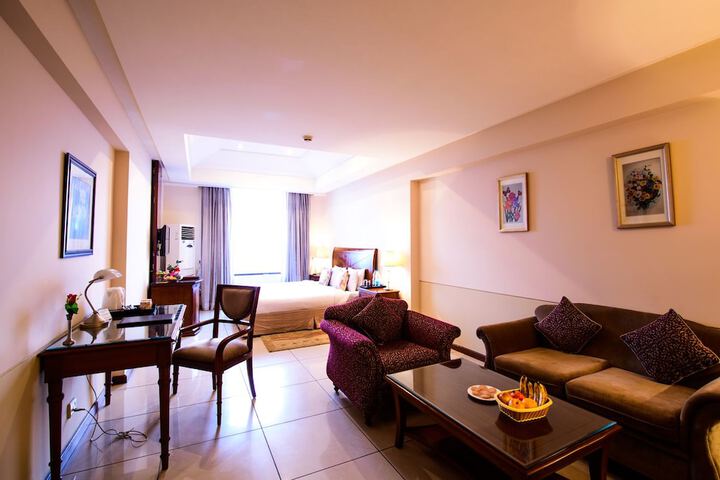 Room 8 of 21