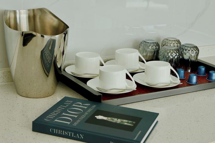 Breakfast/Coffee Service 68 of 163