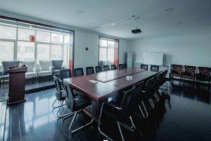 Room 8 of 13