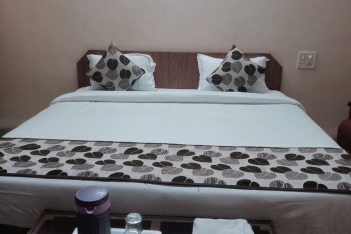 Room 2 of 17