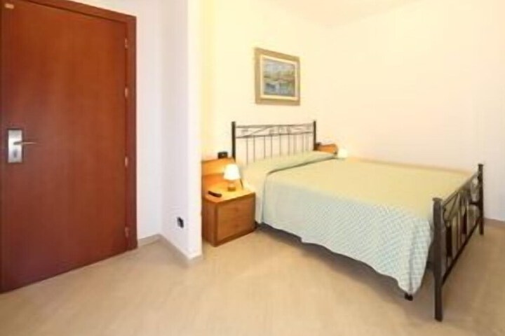 Room 14 of 100