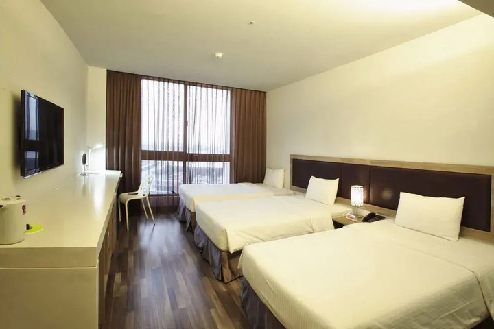 Room 3 of 23