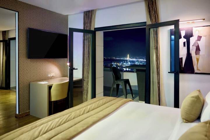 Room 14 of 25