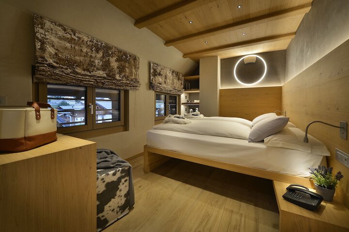 Room 17 of 211