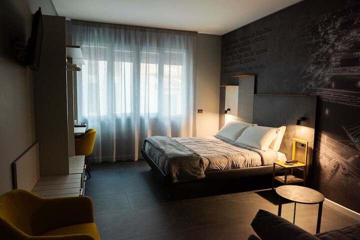 Room 27 of 51