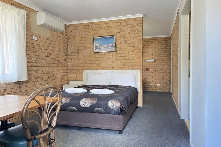 Room 3 of 47