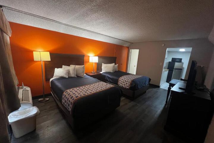 2 Double Beds (11 of 16)