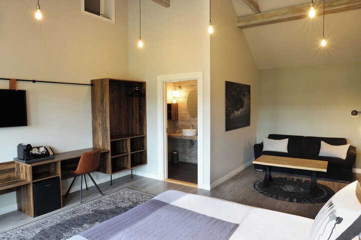 Room 16 of 47