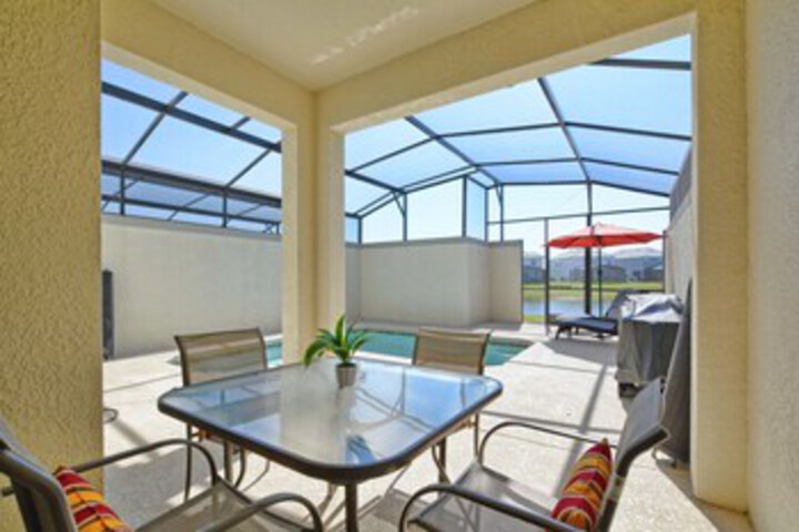 Storey Lake 4 Bedroom Townhome w Splashpool - 1624ST
