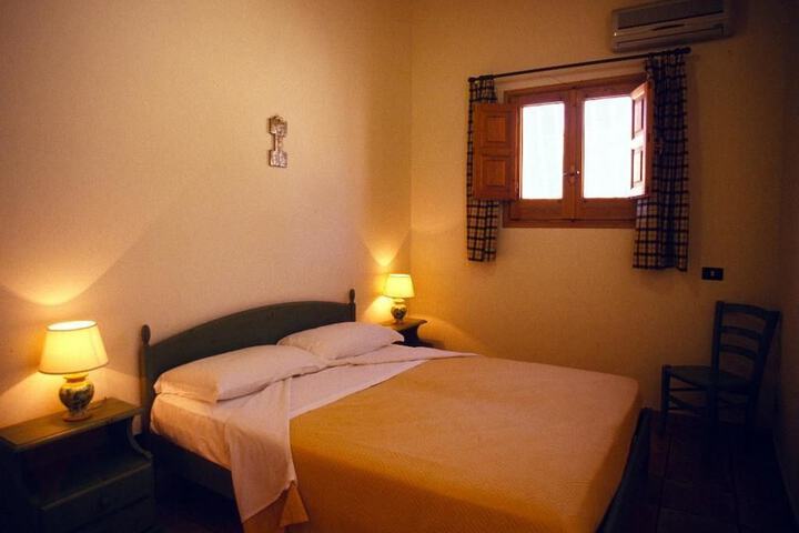 Room 5 of 64