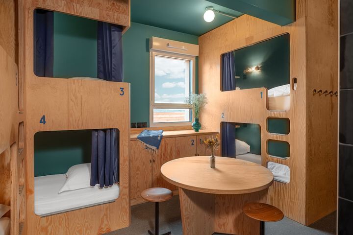 Room 8 of 42