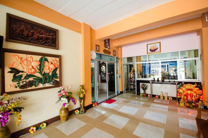 Khun Daeng Budget Hotel