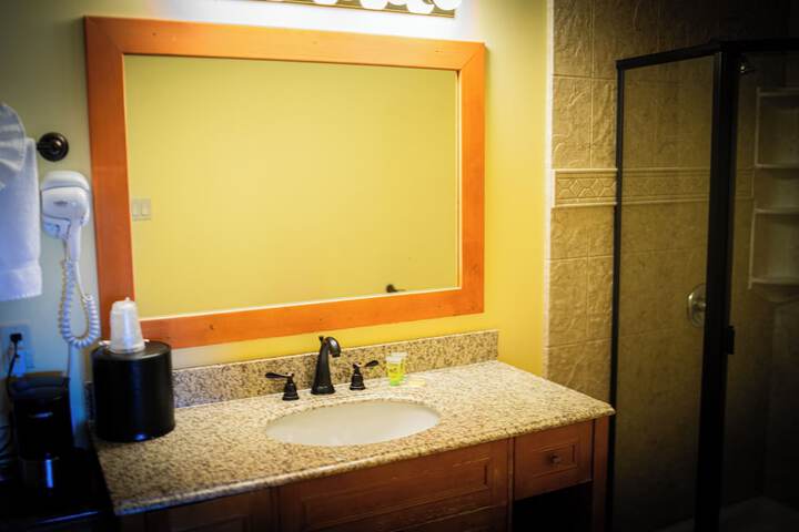 Room 52 of 95