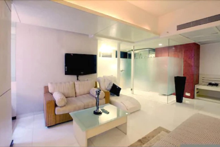 Room 18 of 35
