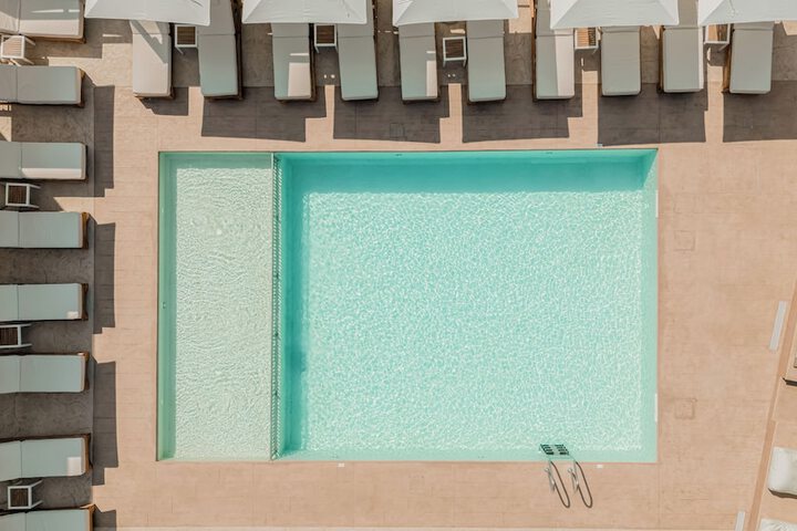 Pool 65 of 77