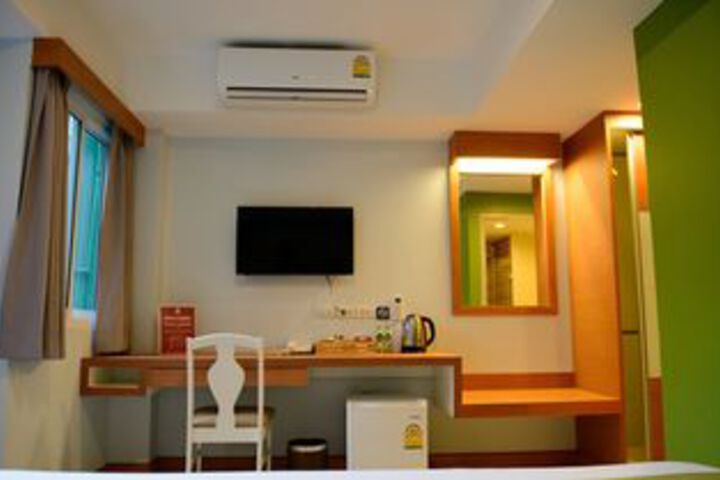 Room 6 of 26