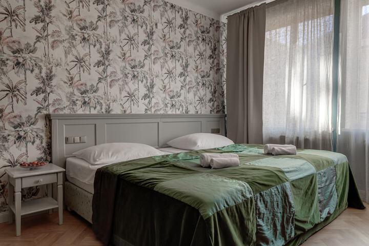 Room 11 of 24